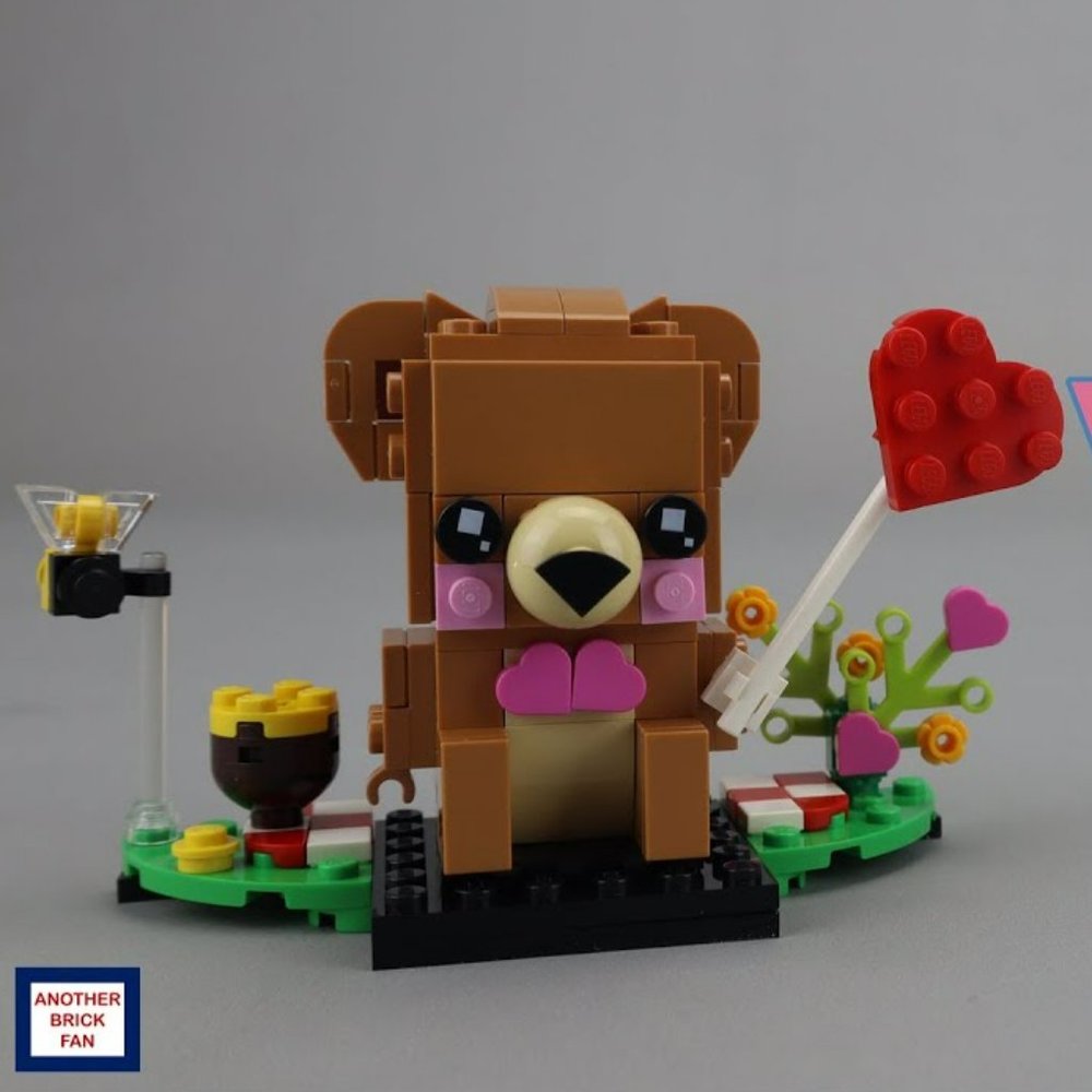 BrickHeadz Valentine's Bear 40379 Building Kit - Picture 2 of 2